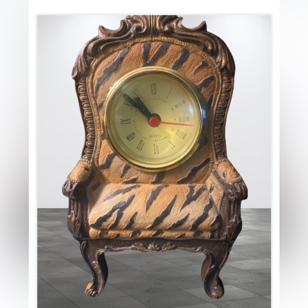 RARE FIND Vtg. Mantel Clock Mini Chair Battery Operated Resin Wood Tiger Print
